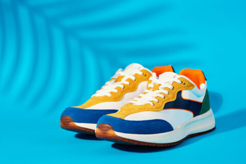 Customizacja butów: Jak nadać swoim sneakersom unikalny charakter